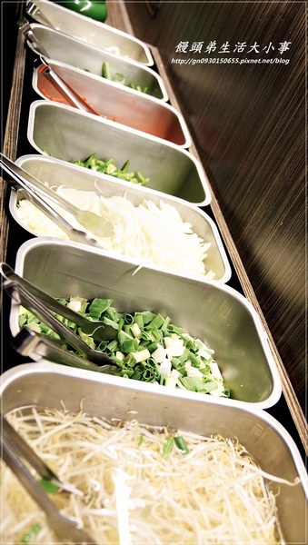 【食記/新北市】天冷要來吃吃酸菜白肉鍋補補身吧♪♪涮八方紫銅鍋♪♪