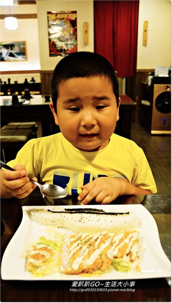 【食記/台北市】來周董的店就是要吃~超可愛的周董鮭魚飯糰