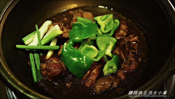 【食記/台北市】讓我們來品嚐戰國花雕雞鍋♪♪瘋麻辣頂級鴛鴦麻辣火鍋♪♪