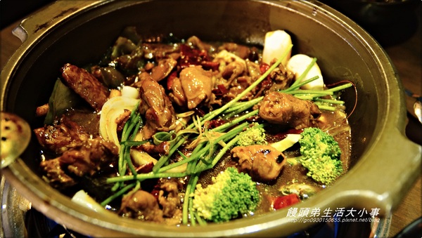 【食記/台北市】讓我們來品嚐戰國花雕雞鍋♪♪瘋麻辣頂級鴛鴦麻辣火鍋♪♪