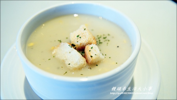 【食記/台北市】非吃不可蕃茄海鮮義大利麵♪♪Pasta Holic♪♪ 【食記/台北市】非吃不可蕃茄海鮮義大利麵♪♪Pasta Holic♪♪