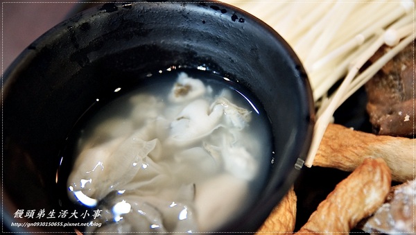 【食記/台北市】卡打就送天使紅蝦~天阿!!比臉還大隻♪♪瘋麻辣頂級鴛鴦麻辣火鍋♪♪