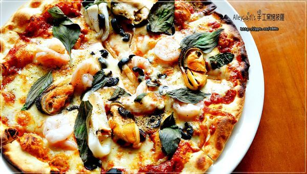 【食記/新北市】約會新景點~Alleycat's Stone-Oven-Baked Pizza 手工窯烤披薩/淡水店Tamsui 【食記/新北市】約會新景點~Alleycat's Stone-Oven-Baked Pizza 手工窯烤披薩/淡水店Tamsui