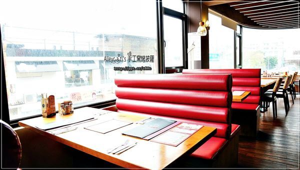 【食記/新北市】約會新景點~Alleycat's Stone-Oven-Baked Pizza 手工窯烤披薩/淡水店Tamsui 【食記/新北市】約會新景點~Alleycat's Stone-Oven-Baked Pizza 手工窯烤披薩/淡水店Tamsui