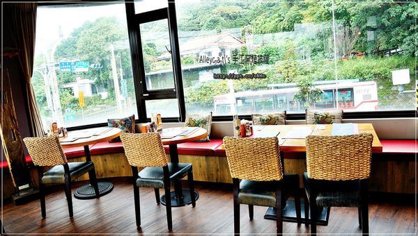 【食記/新北市】約會新景點~Alleycat's Stone-Oven-Baked Pizza 手工窯烤披薩/淡水店Tamsui 【食記/新北市】約會新景點~Alleycat's Stone-Oven-Baked Pizza 手工窯烤披薩/淡水店Tamsui