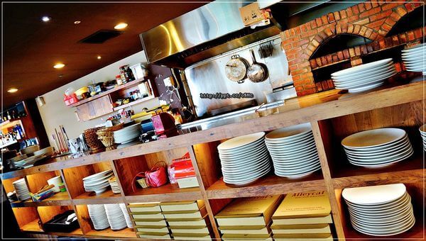 【食記/新北市】約會新景點~Alleycat's Stone-Oven-Baked Pizza 手工窯烤披薩/淡水店Tamsui 【食記/新北市】約會新景點~Alleycat's Stone-Oven-Baked Pizza 手工窯烤披薩/淡水店Tamsui