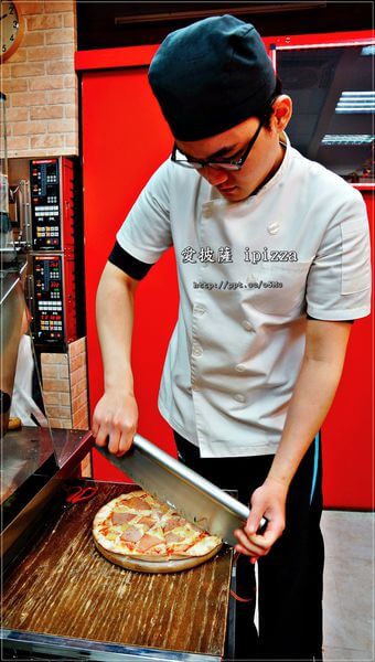 【愛披薩ipizza】劍潭捷運站～士林美食，CP值極高，隱藏在巷弄間的平價比披薩，外帶超迅速