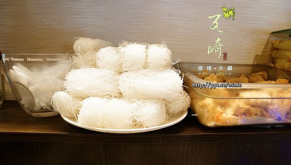【瓦崎燒烤火鍋】捷運美食～ＣＰ值極高，公館火鍋燒烤吃到飽，台大學生最愛的火烤兩吃店