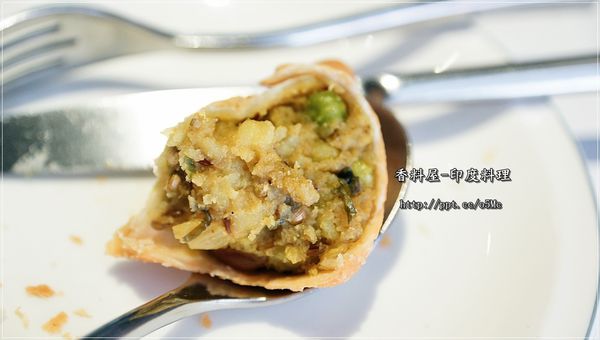 【香料屋】天母美食～異國料理的好滋味，坦都烤雞腿／酸奶沙拉／炸三角包／印度奶茶