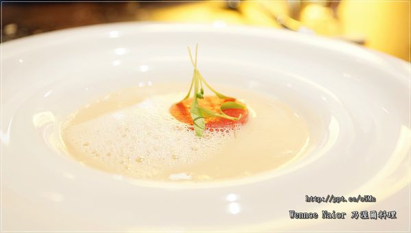 【Wennce Naior 乃渥爾料理】東區捷運美食~蘋果日報大力推薦,精緻視覺饗宴,道道都美味 【Wennce Naior 乃渥爾料理】東區捷運美食~蘋果日報大力推薦,精緻視覺饗宴,道道都美味