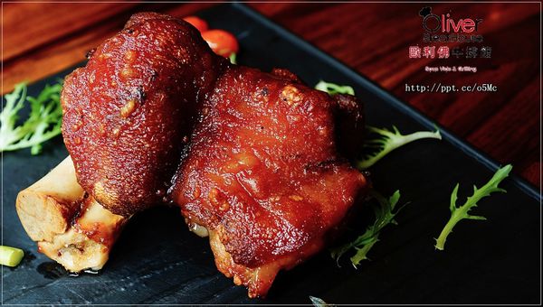 【歐利佛牛排館】永和牛排~CP值高,平價餐點,德國豬腳/菲力8OZ牛排(文末送雙人餐卷) 【歐利佛牛排館】永和牛排~CP值高,平價餐點,德國豬腳/菲力8OZ牛排(文末送雙人餐卷)