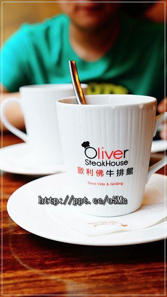 【歐利佛牛排館】永和牛排~CP值高,平價餐點,德國豬腳/菲力8OZ牛排(文末送雙人餐卷) 【歐利佛牛排館】永和牛排~CP值高,平價餐點,德國豬腳/菲力8OZ牛排(文末送雙人餐卷)