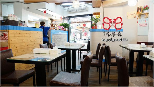 【香港88茶餐廳】捷運台北101/世貿站~最道地的正港美食,必點豬扒餐肉煎雙蛋餐&絲襪奶茶 【香港88茶餐廳】捷運台北101/世貿站~最道地的正港美食,必點豬扒餐肉煎雙蛋餐&絲襪奶茶