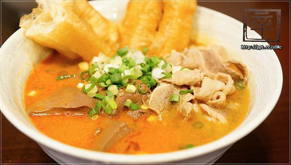 【辛麵廚】新店麻辣麵～ＣＰ值極高的一碗麻辣牛肉麵，保證會讓你愛上這種麻辣的口感