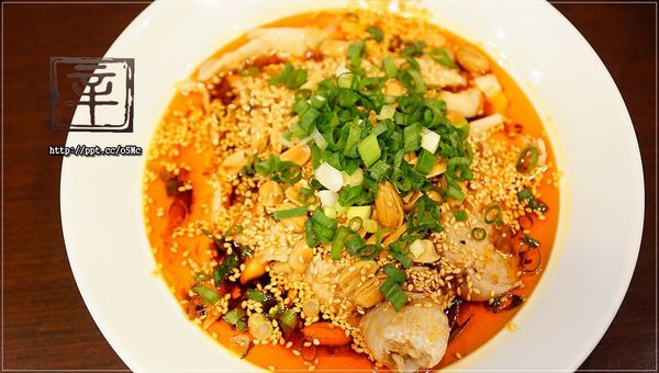 【辛麵廚】新店麻辣麵～ＣＰ值極高的一碗麻辣牛肉麵，保證會讓你愛上這種麻辣的口感