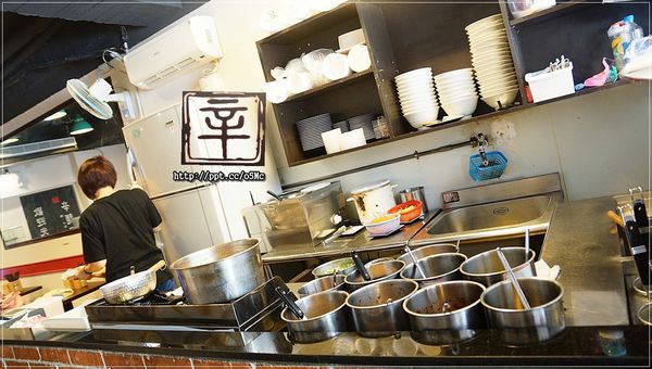 【辛麵廚】新店麻辣麵～ＣＰ值極高的一碗麻辣牛肉麵，保證會讓你愛上這種麻辣的口感