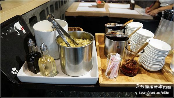 【北芳園牛肉麵】台北牛肉麵～食尚玩家大推的臺灣之光牛肉麵，一碗６６０元六寶牛肉麵