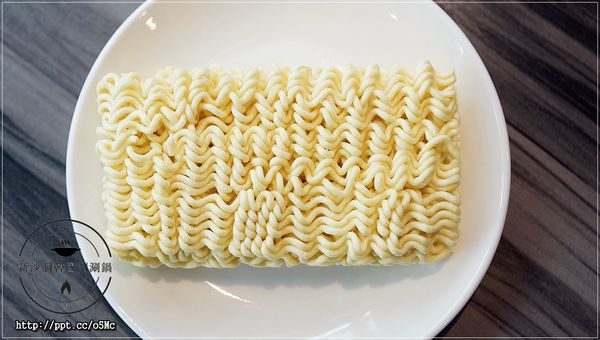 【新沙洞韓國涮涮鍋】東區韓式料理，韓國牛骨泡菜湯／韓國清雞湯／匈牙利松阪豬／Ｐｒｉｍｅ牛小排，聚餐好場所