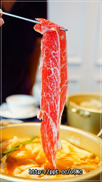 【新沙洞韓國涮涮鍋】東區韓式料理，韓國牛骨泡菜湯／韓國清雞湯／匈牙利松阪豬／Ｐｒｉｍｅ牛小排，聚餐好場所