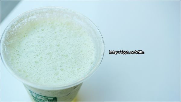 【台北牛乳大王】複合式餐點～健康、休憩、現代化的現榨果汁與乳品，超好喝綜合水果冰沙