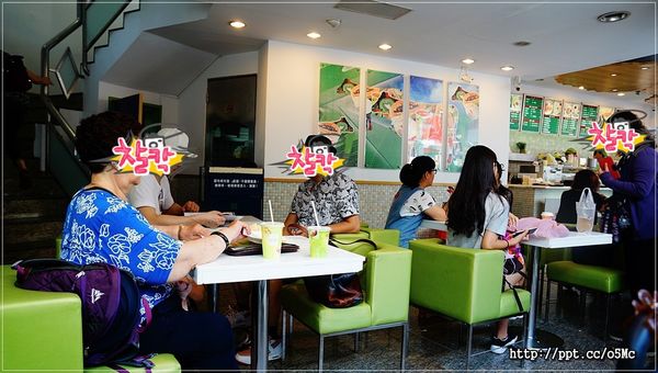 【台北牛乳大王】複合式餐點～健康、休憩、現代化的現榨果汁與乳品，超好喝綜合水果冰沙