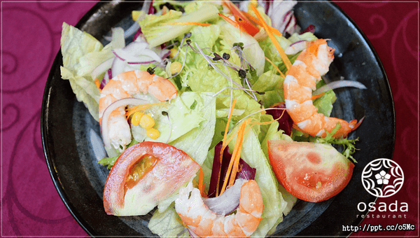  【長田和食】新店七張站日本料理，超強手藝的料理長，必點柚子啤酒／炙燒鮭魚沙拉／刺身九切／繽紛散壽司小丼／鹽燒牛肩小排