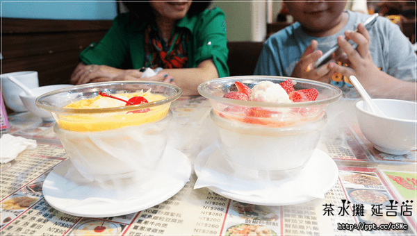 【茶水攤】台北茶餐廳～１７年正港老字號，ＣＰ值極高，價位親民，必點楊枝甘露／草莓奶撈／鳳爪原盅蒸飯／咸檸檬七喜