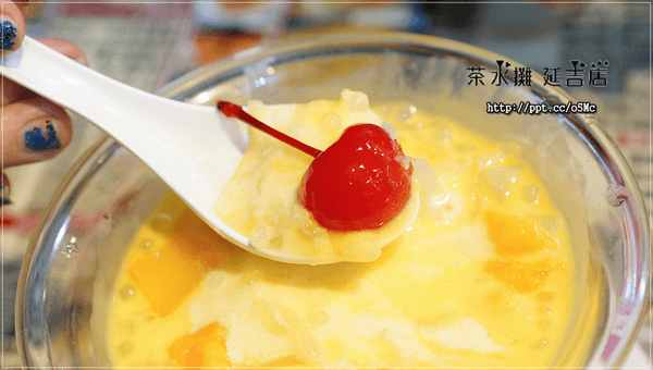 【茶水攤】台北茶餐廳～１７年正港老字號，ＣＰ值極高，價位親民，必點楊枝甘露／草莓奶撈／鳳爪原盅蒸飯／咸檸檬七喜