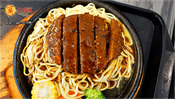 【齋之傳說】市政府素食～超平價美食，超推薦鐵板神戶牛排／素滷飯／麥克雞塊飯，配菜任選四種，味道跟葷食一樣美味