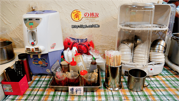 【齋之傳說】市政府素食～超平價美食，超推薦鐵板神戶牛排／素滷飯／麥克雞塊飯，配菜任選四種，味道跟葷食一樣美味