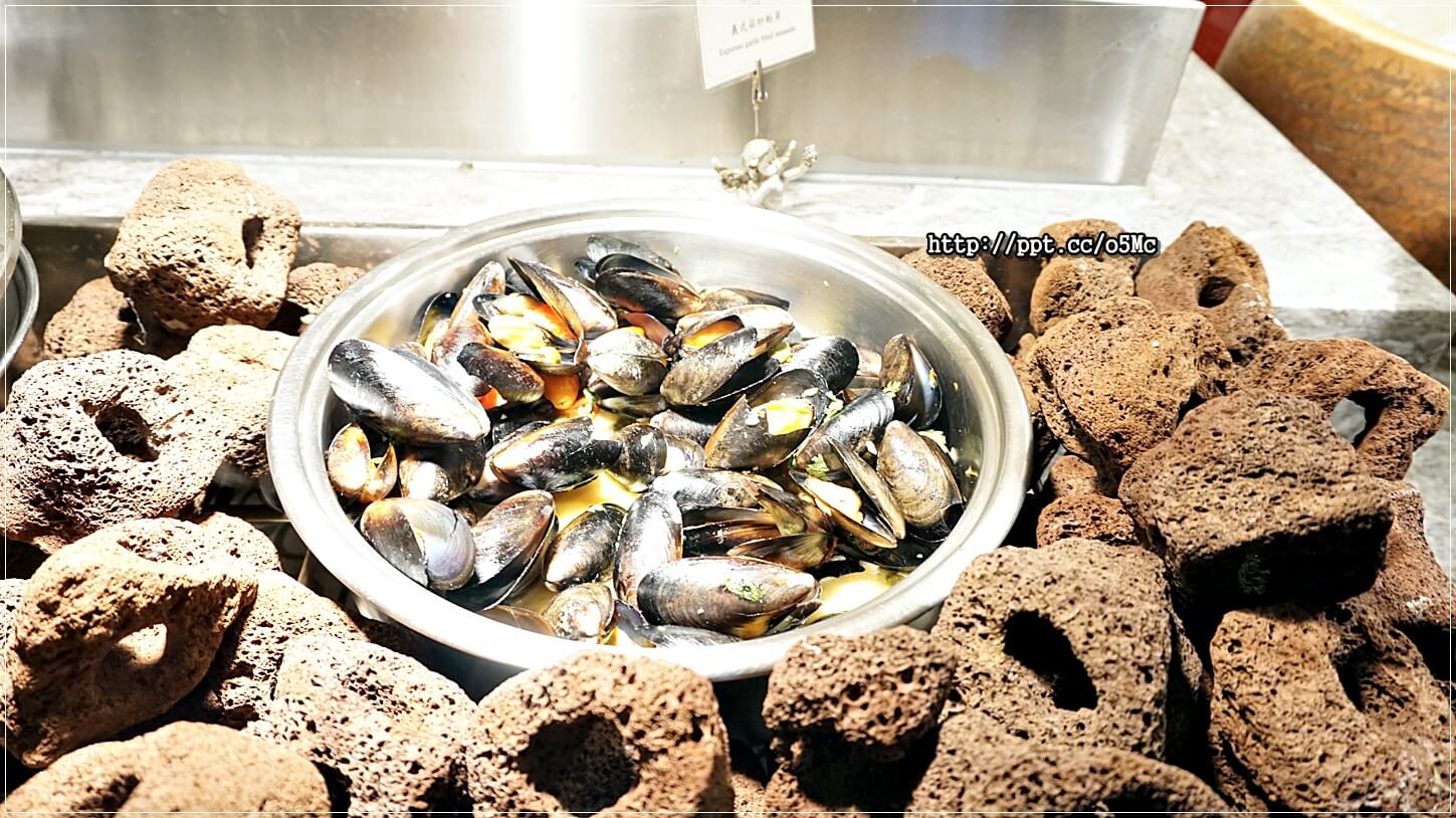 【品花苑】全台最大Buffet自助吃到飽,占地1000多坪,主打大閘蟹吃到飽,滿滿的蟹膏超美味 【品花苑】全台最大Buffet自助吃到飽,占地1000多坪,主打大閘蟹吃到飽,滿滿的蟹膏超美味