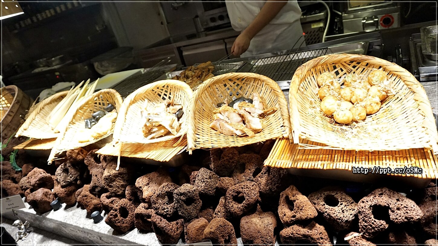 【品花苑】全台最大Buffet自助吃到飽,占地1000多坪,主打大閘蟹吃到飽,滿滿的蟹膏超美味 【品花苑】全台最大Buffet自助吃到飽,占地1000多坪,主打大閘蟹吃到飽,滿滿的蟹膏超美味