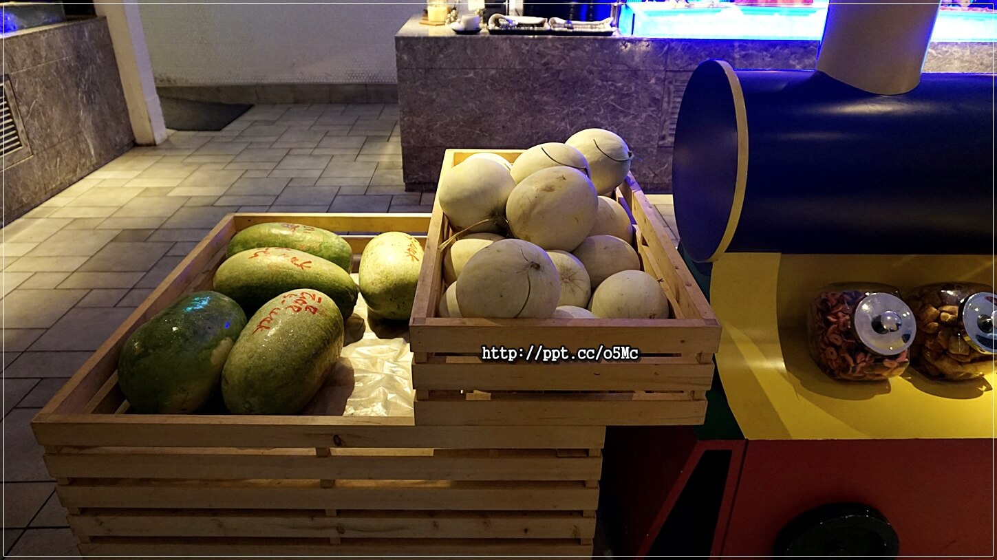 【品花苑】全台最大Buffet自助吃到飽,占地1000多坪,主打大閘蟹吃到飽,滿滿的蟹膏超美味 【品花苑】全台最大Buffet自助吃到飽,占地1000多坪,主打大閘蟹吃到飽,滿滿的蟹膏超美味