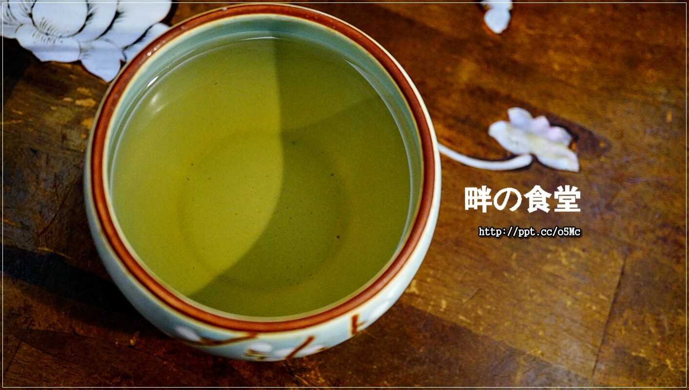 【畔の食堂】台北小巨蛋捷運站～ＣＰ值極高的日式料理，物美價廉，深受當地上班族跟學生的喜愛，一碗丼飯讓人回味無窮，滿３００元還可以有外送服務唷