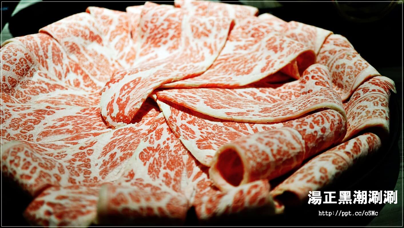 【湯正黑潮涮涮】新莊火鍋~CP值超高,澳洲和牛肉質超鮮嫩,一口吃在嘴裡,滿滿的鮮甜滋味,天使紅蝦超大隻,蝦膏滿滿,一吃成老主顧 【湯正黑潮涮涮】新莊火鍋~CP值超高,澳洲和牛肉質超鮮嫩,一口吃在嘴裡,滿滿的鮮甜滋味,天使紅蝦超大隻,蝦膏滿滿,一吃成老主顧