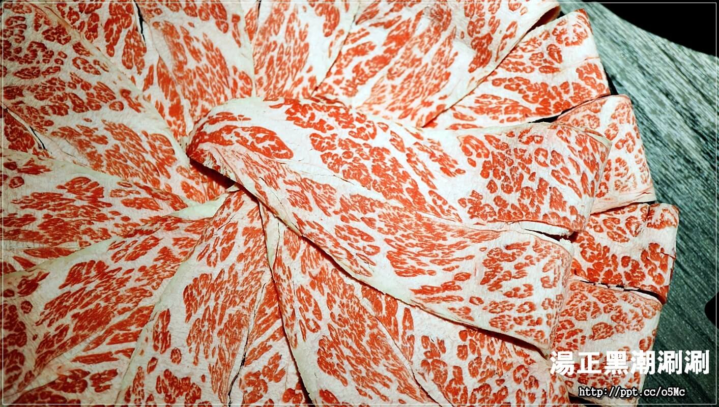 【湯正黑潮涮涮】新莊火鍋~CP值超高,澳洲和牛肉質超鮮嫩,一口吃在嘴裡,滿滿的鮮甜滋味,天使紅蝦超大隻,蝦膏滿滿,一吃成老主顧 【湯正黑潮涮涮】新莊火鍋~CP值超高,澳洲和牛肉質超鮮嫩,一口吃在嘴裡,滿滿的鮮甜滋味,天使紅蝦超大隻,蝦膏滿滿,一吃成老主顧