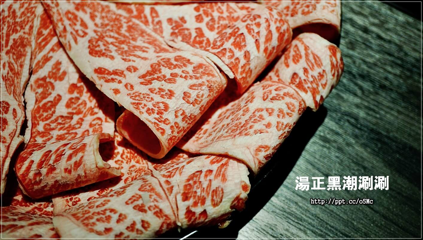 【湯正黑潮涮涮】新莊火鍋~CP值超高,澳洲和牛肉質超鮮嫩,一口吃在嘴裡,滿滿的鮮甜滋味,天使紅蝦超大隻,蝦膏滿滿,一吃成老主顧 【湯正黑潮涮涮】新莊火鍋~CP值超高,澳洲和牛肉質超鮮嫩,一口吃在嘴裡,滿滿的鮮甜滋味,天使紅蝦超大隻,蝦膏滿滿,一吃成老主顧