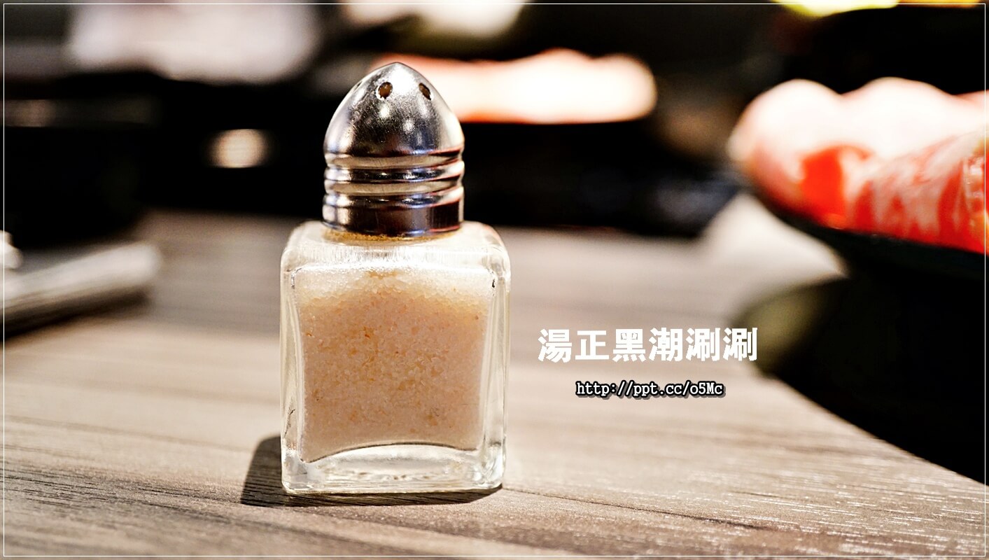 【湯正黑潮涮涮】新莊火鍋~CP值超高,澳洲和牛肉質超鮮嫩,一口吃在嘴裡,滿滿的鮮甜滋味,天使紅蝦超大隻,蝦膏滿滿,一吃成老主顧 【湯正黑潮涮涮】新莊火鍋~CP值超高,澳洲和牛肉質超鮮嫩,一口吃在嘴裡,滿滿的鮮甜滋味,天使紅蝦超大隻,蝦膏滿滿,一吃成老主顧