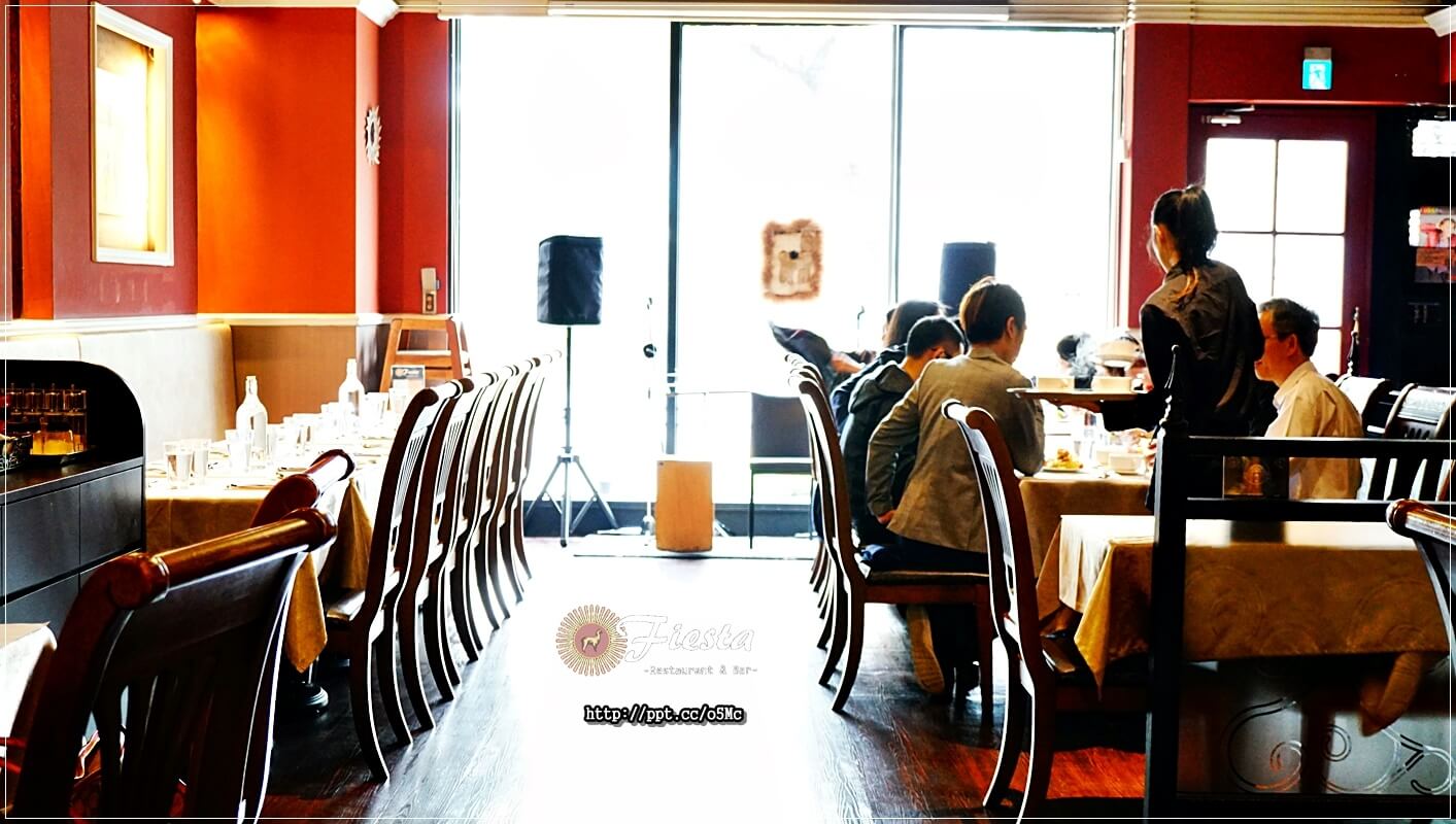 【Fiesta Restaurant & Bar】劍潭捷運站～來自秘魯的好滋味，一吃成為老主顧，氣氛佳，環境優，晚上還能小酌一杯美酒，必點秘魯黃辣醬雞肉佐藜麥飯／烏賊墨魚麵