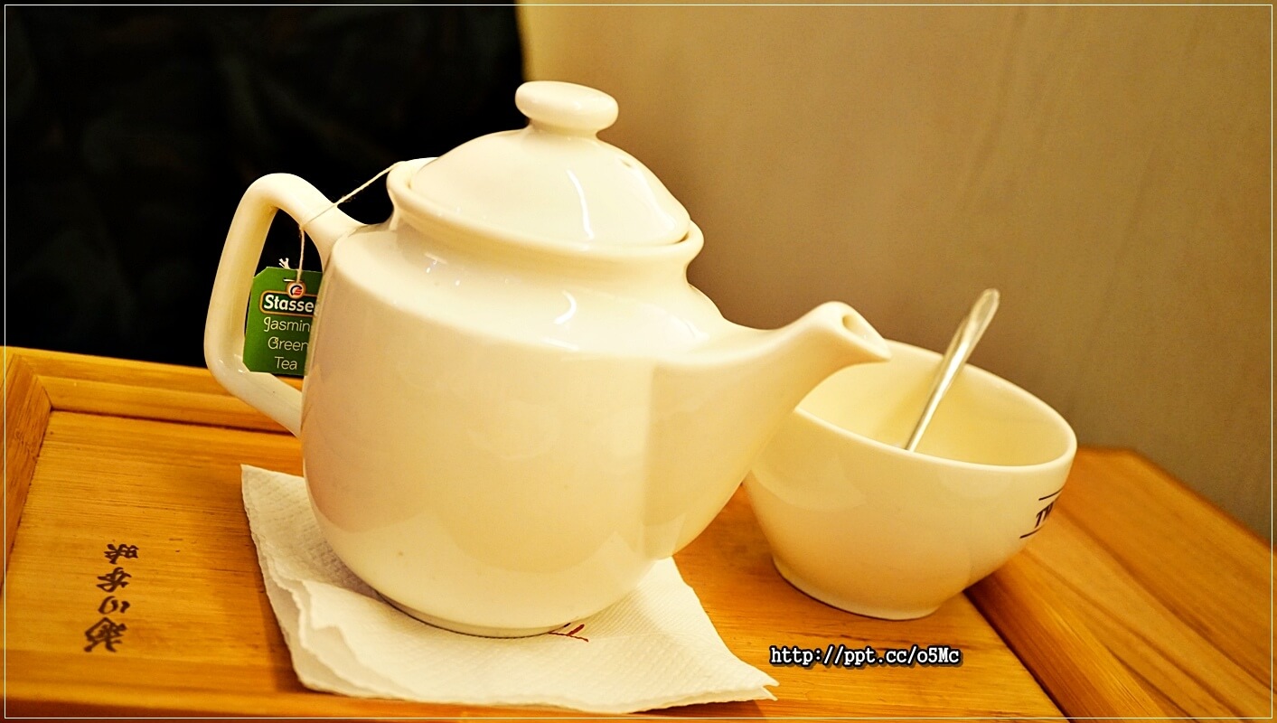 【杜蘭朵】台北車站～三層杜蘭朵公主午茶，法式經典小點／手工精緻甜點／主廚特製鹹點，逛累休閒好地方，好姊妹聚餐的好場所(京站店)