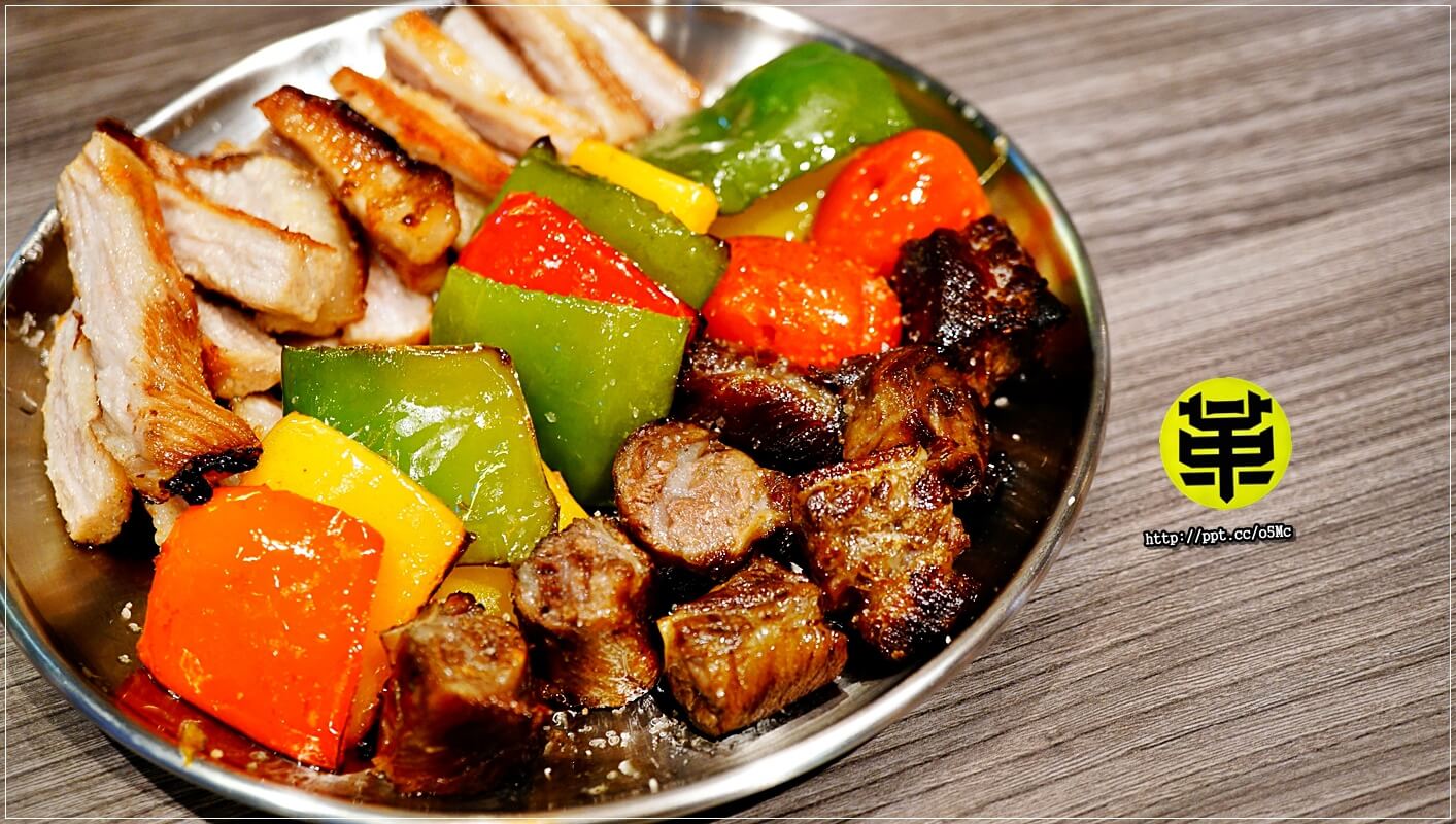  【革命家】忠孝敦化站～無煙燒肉，特製的鐵箱，讓妳不會一身臭油煙味，ＣＰ值高的燒肉店，創意新吃法，大口吃肉，大口喝酒，聚餐的好選擇