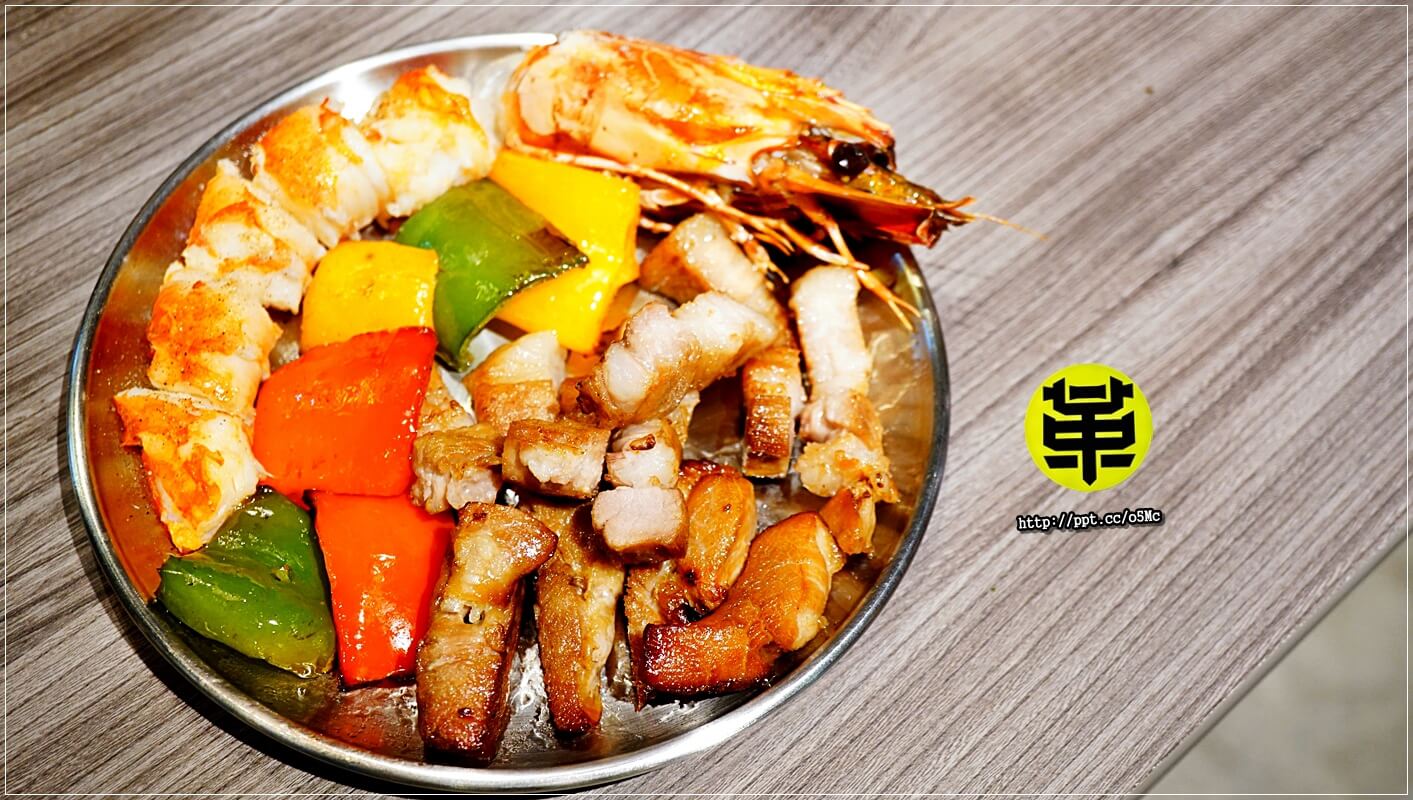  【革命家】忠孝敦化站～無煙燒肉，特製的鐵箱，讓妳不會一身臭油煙味，ＣＰ值高的燒肉店，創意新吃法，大口吃肉，大口喝酒，聚餐的好選擇