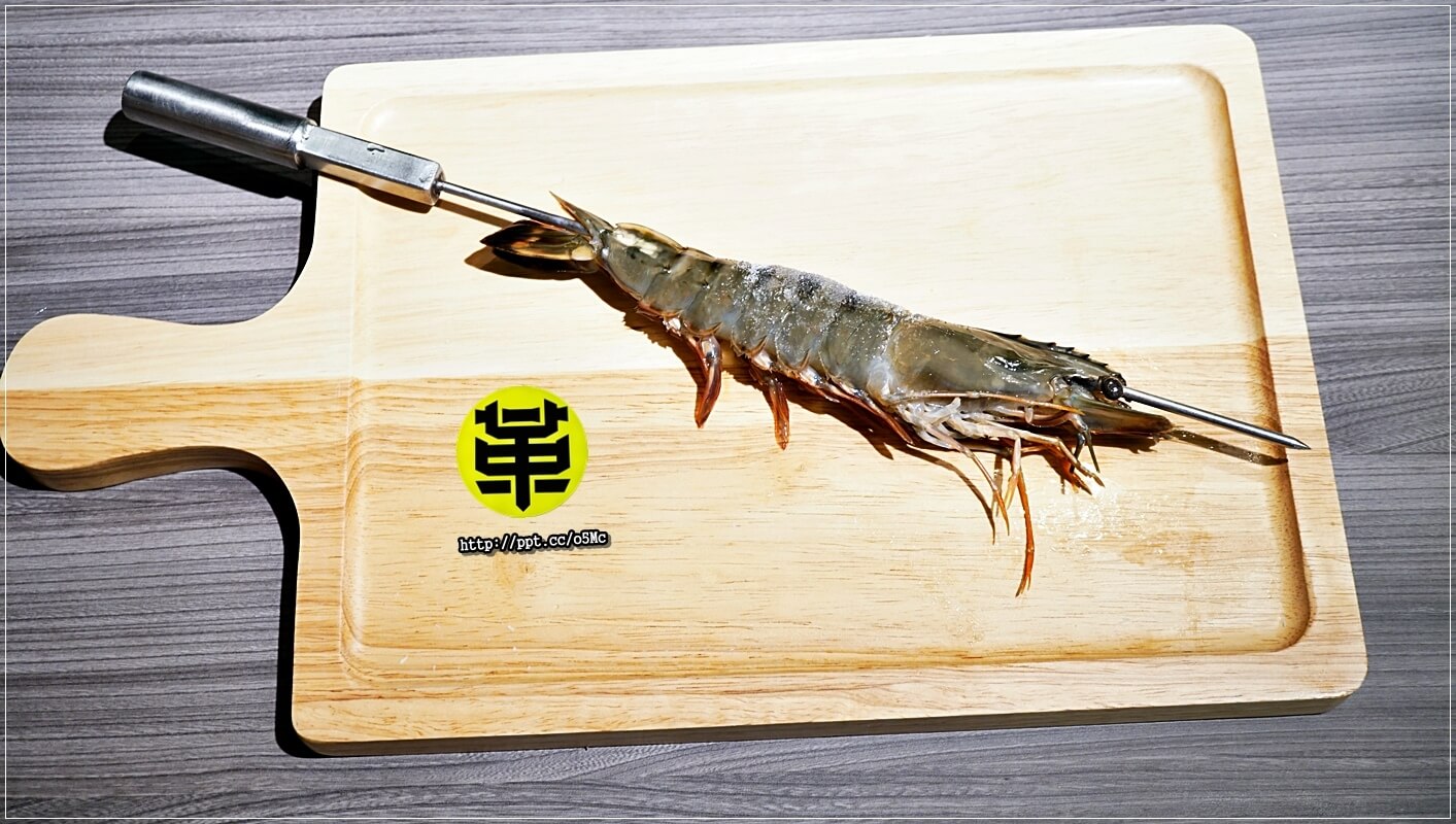  【革命家】忠孝敦化站～無煙燒肉，特製的鐵箱，讓妳不會一身臭油煙味，ＣＰ值高的燒肉店，創意新吃法，大口吃肉，大口喝酒，聚餐的好選擇