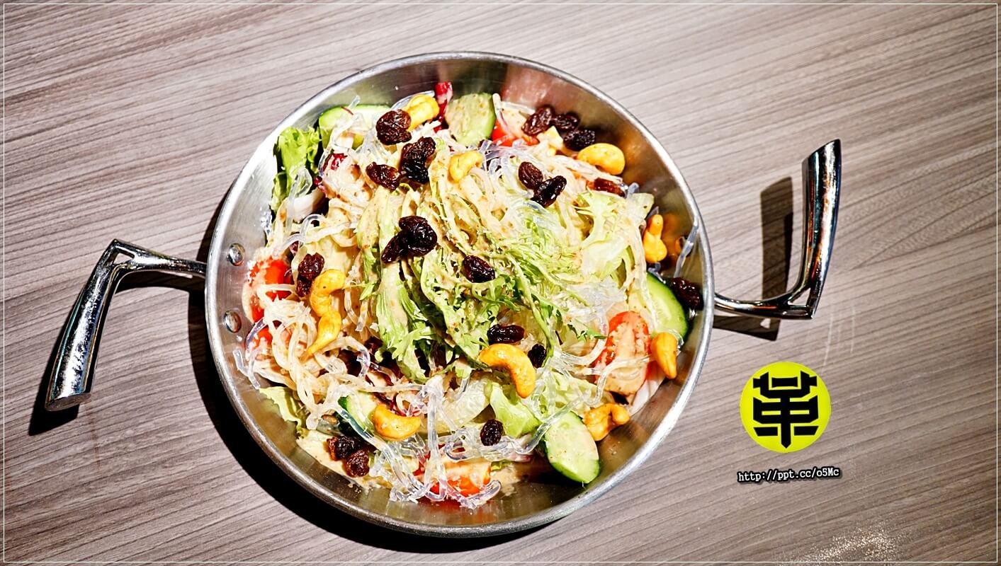  【革命家】忠孝敦化站～無煙燒肉，特製的鐵箱，讓妳不會一身臭油煙味，ＣＰ值高的燒肉店，創意新吃法，大口吃肉，大口喝酒，聚餐的好選擇