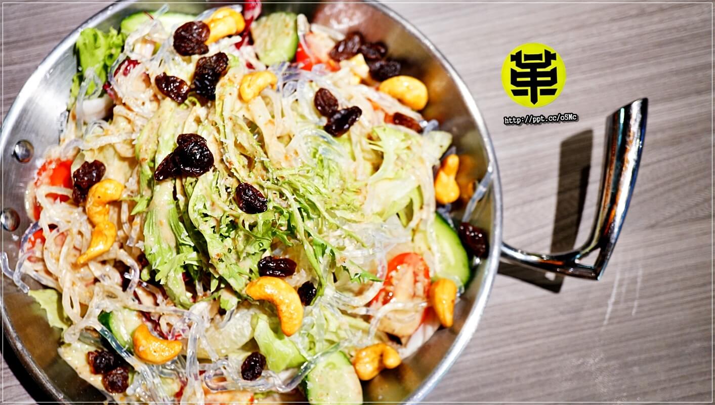  【革命家】忠孝敦化站～無煙燒肉，特製的鐵箱，讓妳不會一身臭油煙味，ＣＰ值高的燒肉店，創意新吃法，大口吃肉，大口喝酒，聚餐的好選擇