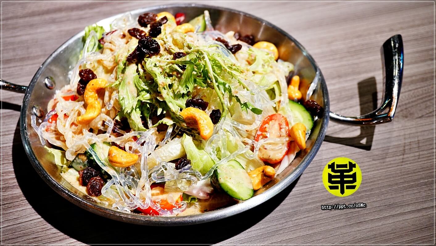  【革命家】忠孝敦化站～無煙燒肉，特製的鐵箱，讓妳不會一身臭油煙味，ＣＰ值高的燒肉店，創意新吃法，大口吃肉，大口喝酒，聚餐的好選擇