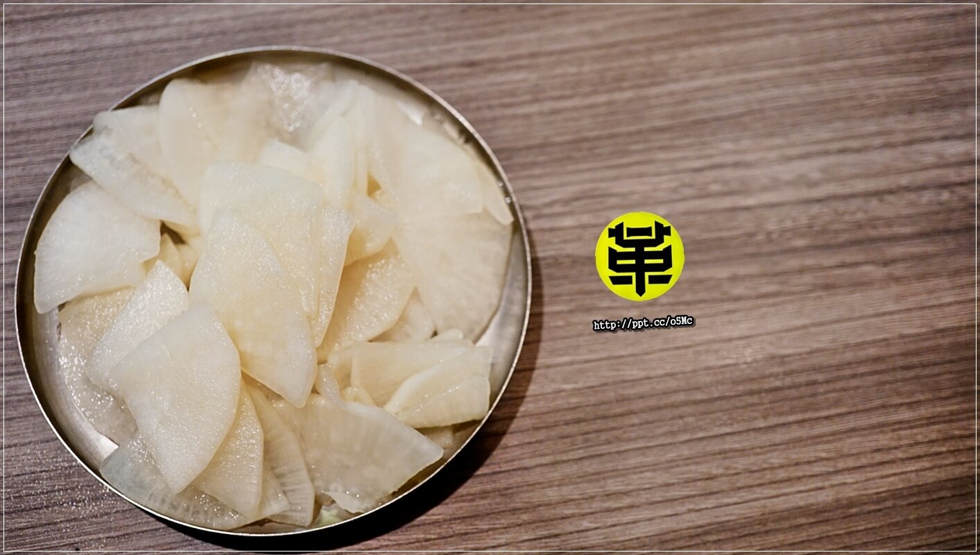  【革命家】忠孝敦化站～無煙燒肉，特製的鐵箱，讓妳不會一身臭油煙味，ＣＰ值高的燒肉店，創意新吃法，大口吃肉，大口喝酒，聚餐的好選擇