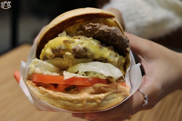 【台北大安.忠孝敦化站】CaliBurger(忠孝店)-東區美式餐廳 蔬食酪梨雞肉漢 【台北大安.忠孝敦化站】CaliBurger(忠孝店)-東區美式餐廳 蔬食酪梨雞肉漢