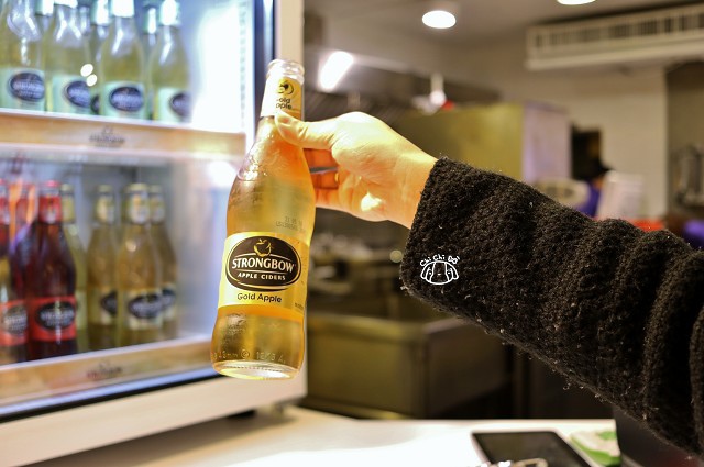 【台北大安.忠孝敦化站】CaliBurger(忠孝店)-東區美式餐廳 蔬食酪梨雞肉漢 【台北大安.忠孝敦化站】CaliBurger(忠孝店)-東區美式餐廳 蔬食酪梨雞肉漢