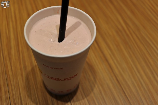 【台北大安.忠孝敦化站】CaliBurger(忠孝店)-東區美式餐廳 蔬食酪梨雞肉漢 【台北大安.忠孝敦化站】CaliBurger(忠孝店)-東區美式餐廳 蔬食酪梨雞肉漢